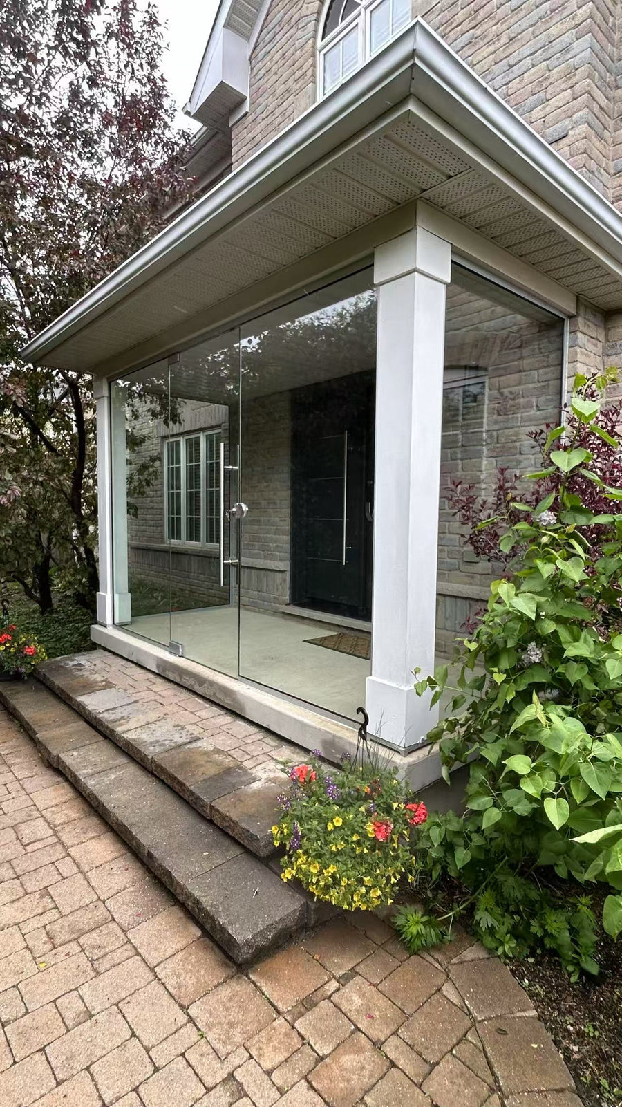 
    Glass Entrances image 11