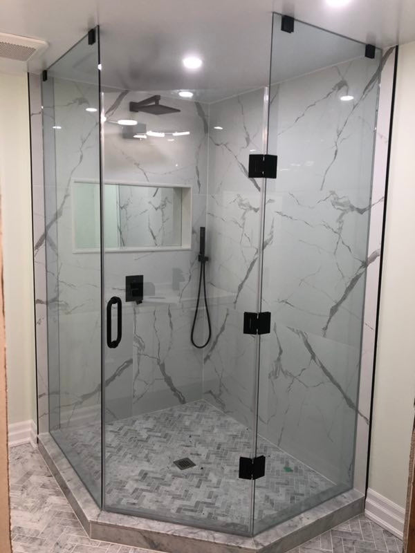 Frameless Showers image 2